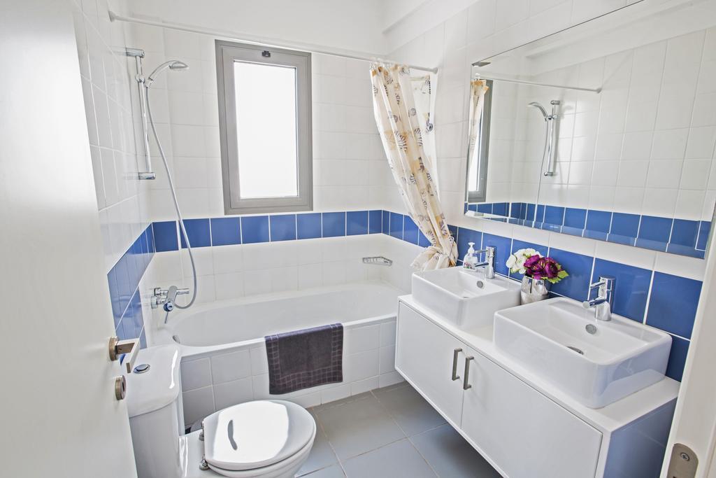 Jenny Villa 23 Polis Room photo