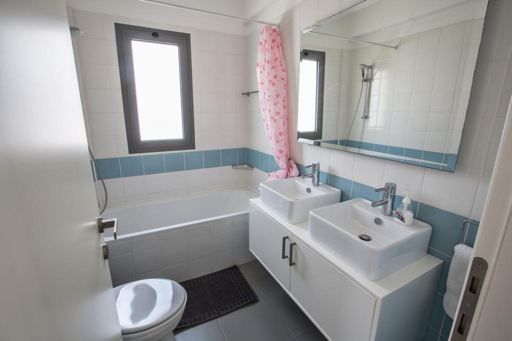 Jenny Villa 23 Polis Room photo