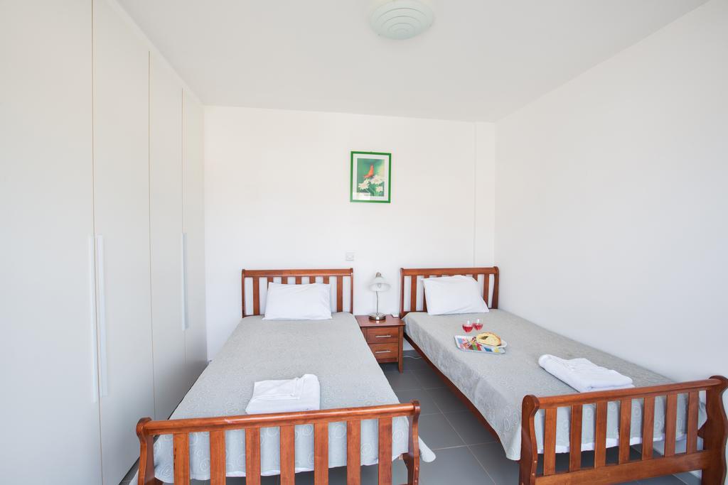Jenny Villa 23 Polis Room photo